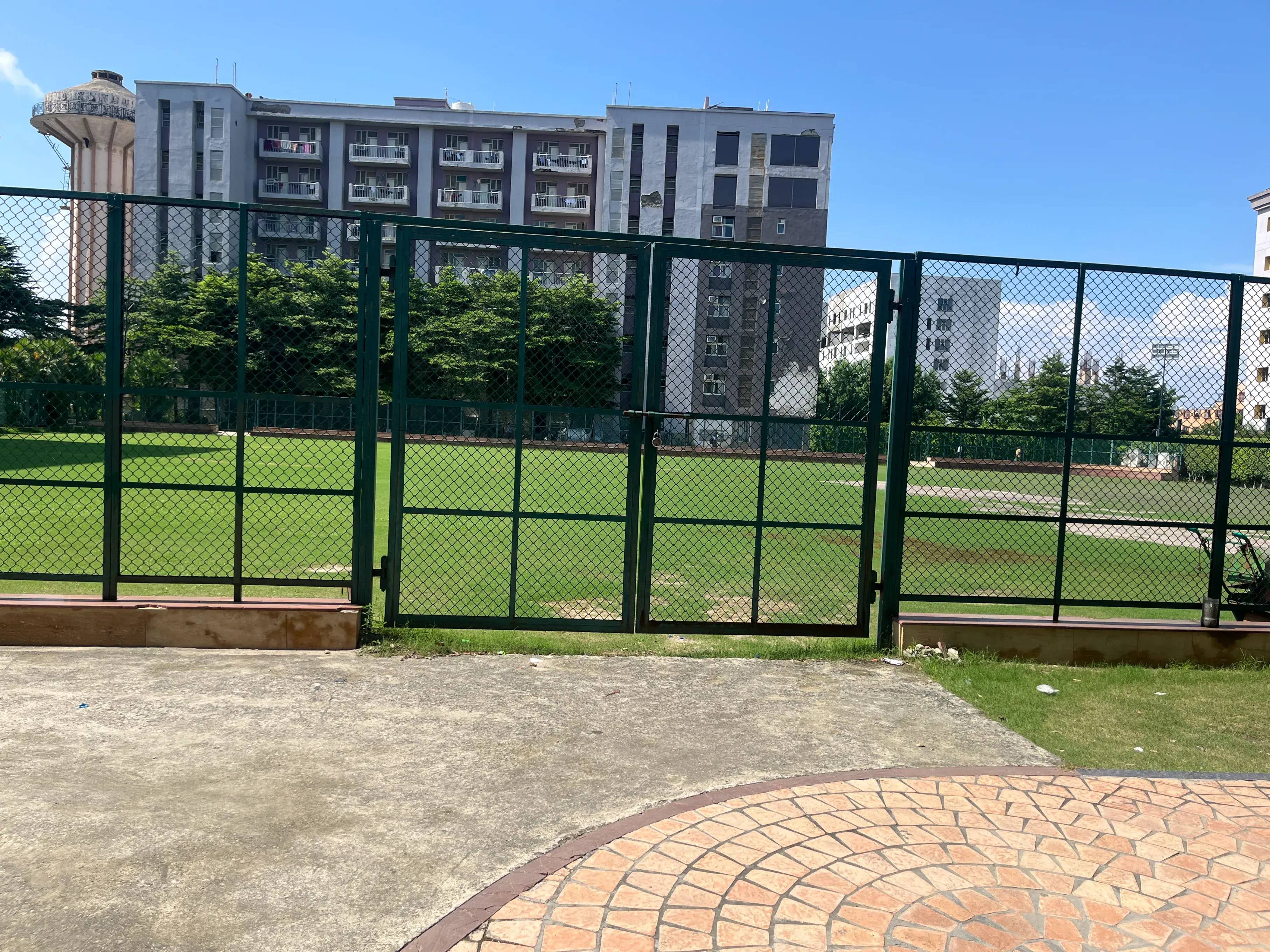 GL Bajaj Outdoor photo 7